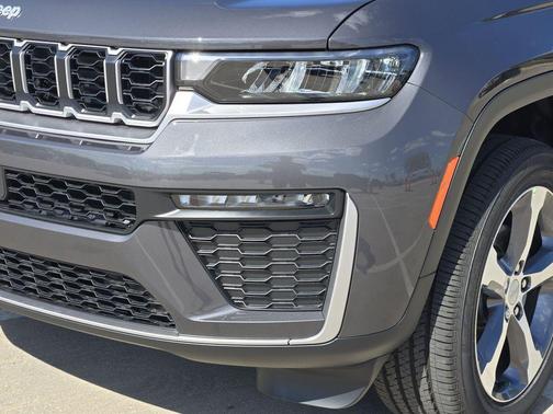 Baltic Gray Metallic Clearcoat 2026 Jeep Grand Cherokee Limited