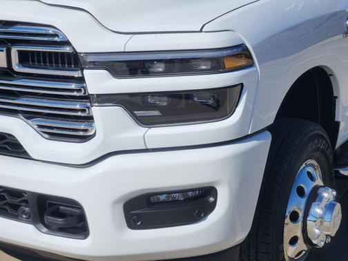 Bright White Clearcoat 2026 RAM 3500 Laramie Crew Cab 4x4 8' Box