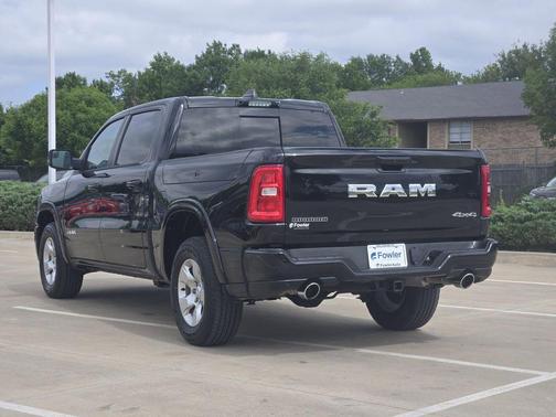 Diamond Black Crystal Pearlcoat 2025 RAM 1500 Big Horn/Lone Star