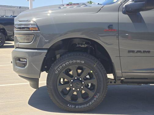 Ceramic Gray Clearcoat 2026 RAM 2500 Laramie Crew Cab 4x4 6'4' Box