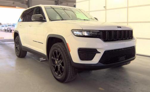 Bright White Clearcoat 2025 Jeep Grand Cherokee Altitude