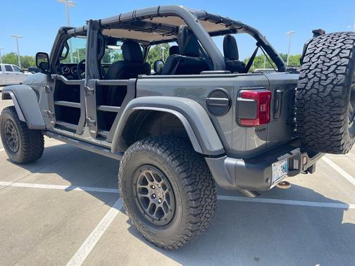 Sting-Gray Clearcoat 2023 Jeep Wrangler Rubicon 392