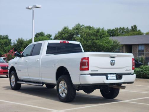 Bright White Clearcoat 2022 RAM 2500 Big Horn Crew Cab 4x4 8' Box