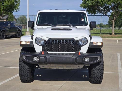 Bright White Clearcoat 2023 Jeep Gladiator Mojave 4x4