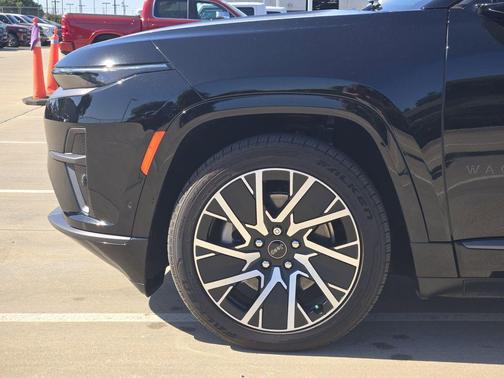 Diamond Black Crystal Pearlcoat 2025 Jeep Wagoneer S Limited