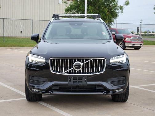 Onyx Black Metallic 2021 Volvo XC90 T6 Momentum