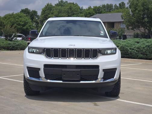 Bright White Clearcoat 2023 Jeep Grand Cherokee L Laredo