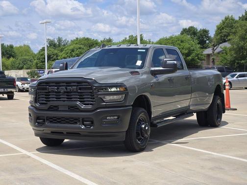 Ceramic Gray Clearcoat 2026 RAM 3500 Tradesman Crew Cab 4x4 8' Box