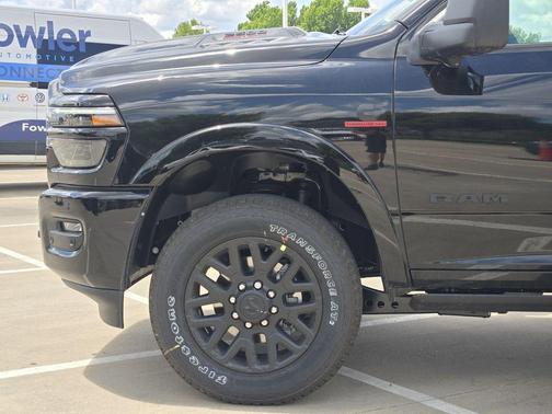 Diamond Black Crystal Pearlcoat 2026 RAM 2500 Limited Mega Cab 4x4 6'4' Box