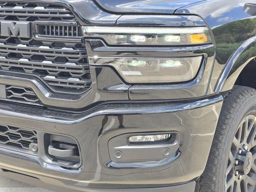 Diamond Black Crystal Pearlcoat 2026 RAM 2500 Limited Mega Cab 4x4 6'4' Box