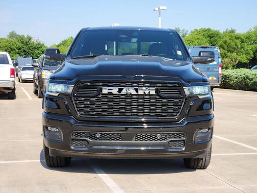 Diamond Black Crystal Pearlcoat 2026 RAM 1500 Big Horn/Lone Star