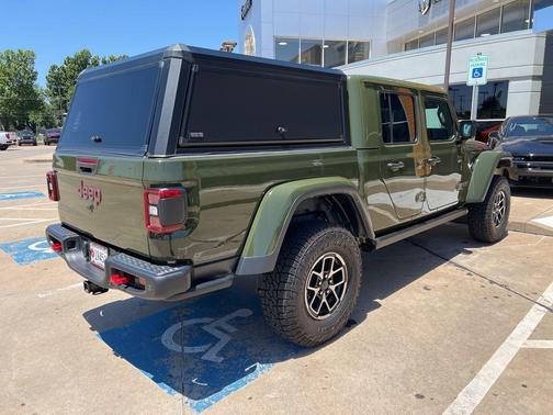 Sarge Green Clearcoat 2024 Jeep Gladiator Rubicon