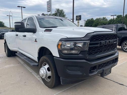 Bright White Clearcoat 2024 RAM 3500 Tradesman Crew Cab 4x4 8' Box