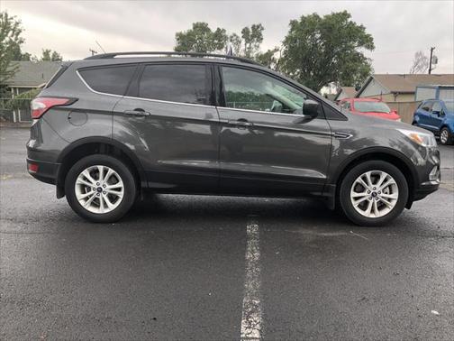 Magnetic 2018 Ford Escape SE