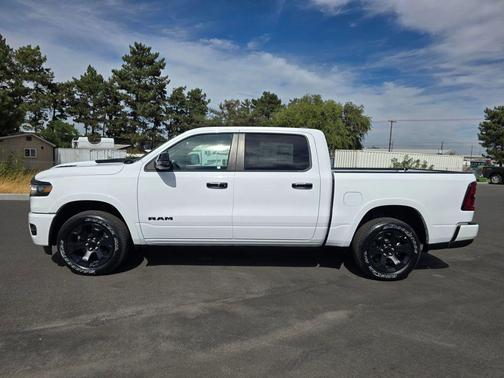 Bright White Clearcoat 2026 RAM 1500 Big Horn/Lone Star
