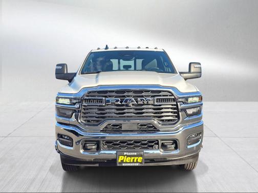 Bright White Clearcoat 2026 RAM 3500 Tradesman Crew Cab 4x4 8' Box