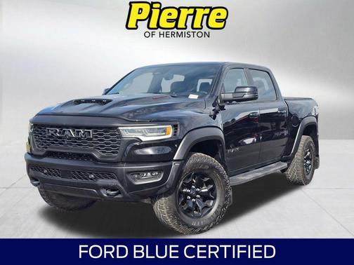Diamond Black Crystal Pearlcoat 2025 RAM 1500 RHO