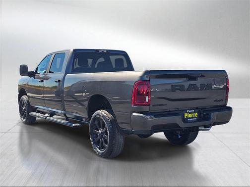 2025 RAM 2500 Big Horn Crew Cab 4x4 8' Box
