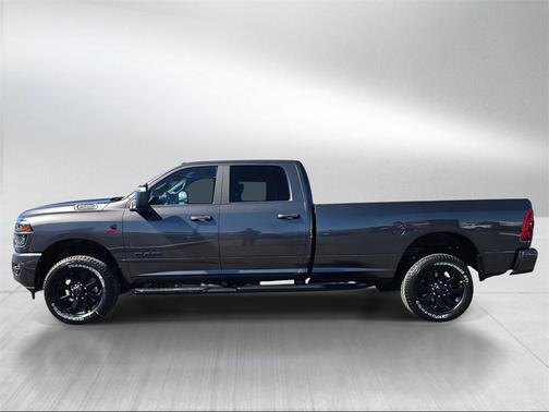 2025 RAM 2500 Big Horn Crew Cab 4x4 8' Box