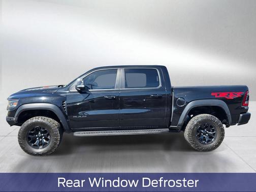 Diamond Black Crystal Pearlcoat 2022 RAM 1500 TRX