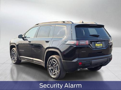 Diamond Black Crystal Pearlcoat 2026 Jeep Cherokee Limited