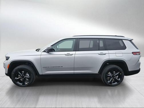 Silver Zynith 2025 Jeep Grand Cherokee L Altitude