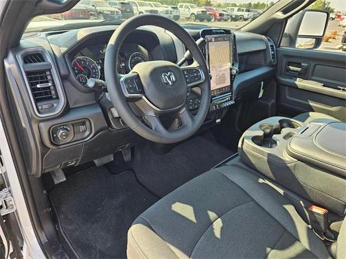 2025 RAM 2500 Tradesman Crew Cab 4x4 6'4' Box