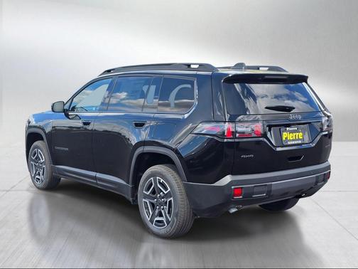 Diamond Black Crystal Pearlcoat 2026 Jeep Cherokee Limited