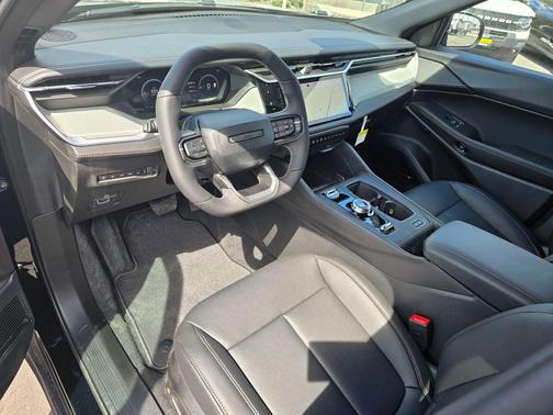 Diamond Black Crystal Pearlcoat 2026 Jeep Cherokee Limited