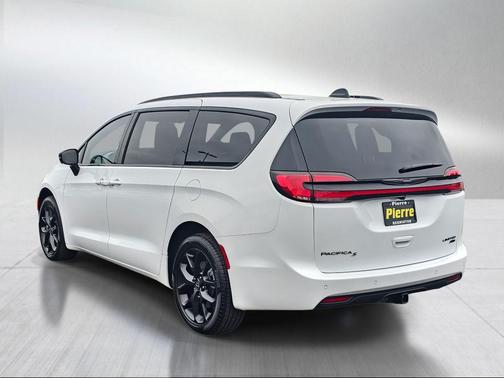 Bright White Clearcoat 2026 Chrysler Pacifica Limited
