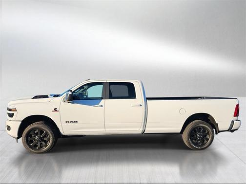 2026 RAM 3500 Laramie Crew Cab 4x4 8' Box