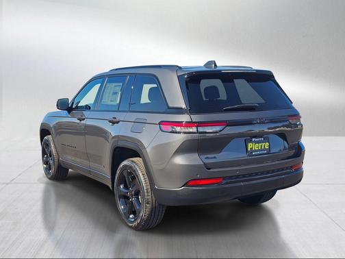 Baltic Gray Metallic Clearcoat 2025 Jeep Grand Cherokee Limited