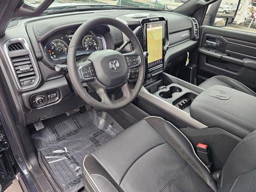 2026 RAM 3500 Laramie Crew Cab 4x4 8' Box