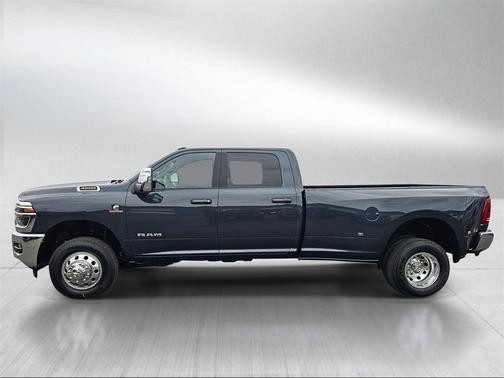 2026 RAM 3500 Laramie Crew Cab 4x4 8' Box