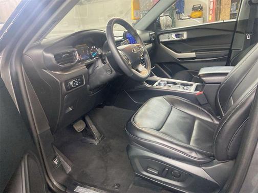 CARBONIZED GRAY METALLIC 2024 Ford Explorer Limited