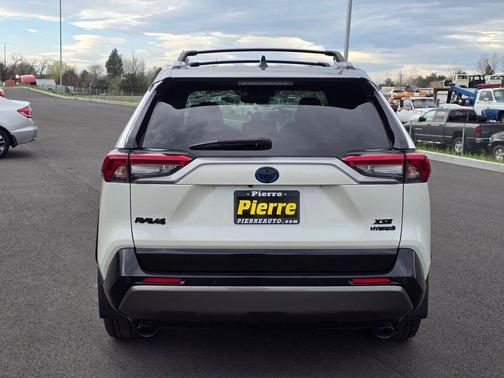 2021 Toyota RAV4 Hybrid SE