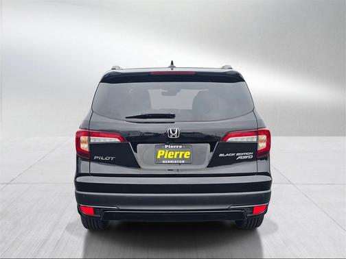 2022 Honda Pilot AWD Black Edition