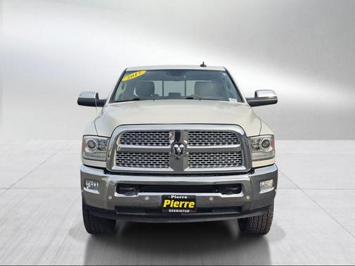 2017 RAM 2500 Laramie Crew Cab 4x4 8' Box