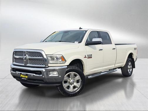2017 RAM 2500 Laramie Crew Cab 4x4 8' Box