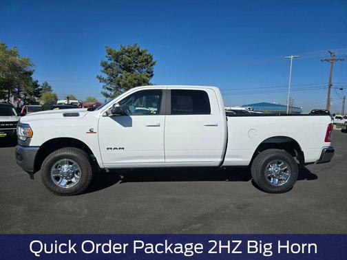 Bright White Clearcoat 2022 RAM 2500 Big Horn Crew Cab 4x4 6'4' Box