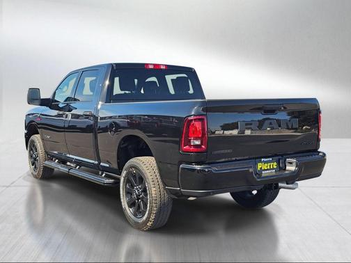 Diamond Black Crystal Pearlcoat 2026 RAM 2500 Laramie Crew Cab 4x4 6'4' Box