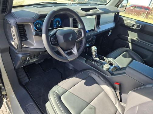 DESERT SAND 2026 Ford Bronco Outer Banks