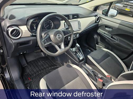 Super Black 2021 Nissan Versa 1.6 SV