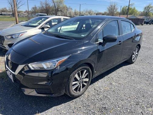 Super Black Metallic 2021 Nissan Versa 1.6 SV