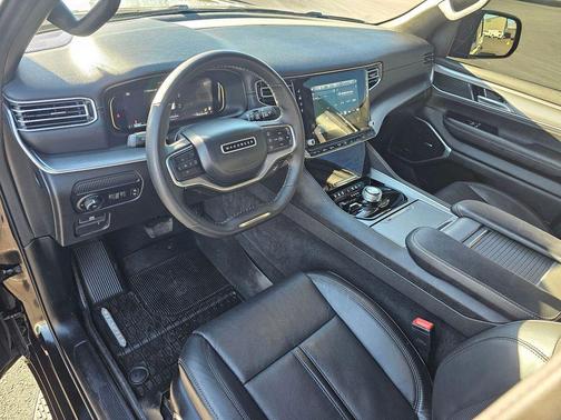 2024 Jeep Wagoneer Series II Carbide