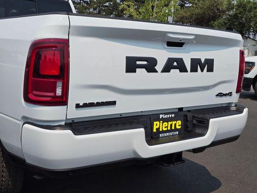 Bright White Clearcoat 2026 RAM 3500 Laramie Crew Cab 4x4 8' Box