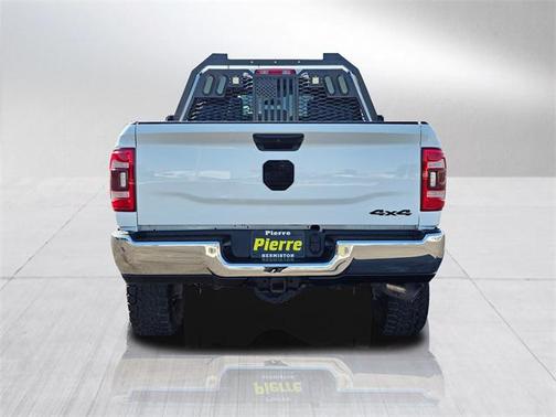 2021 RAM 2500 Tradesman Crew Cab 4x4 6'4' Box