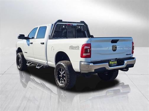 2021 RAM 2500 Tradesman Crew Cab 4x4 6'4' Box