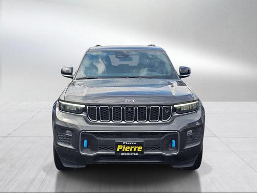 Baltic Gray Metallic Clearcoat 2023 Jeep Grand Cherokee 4xe Overland