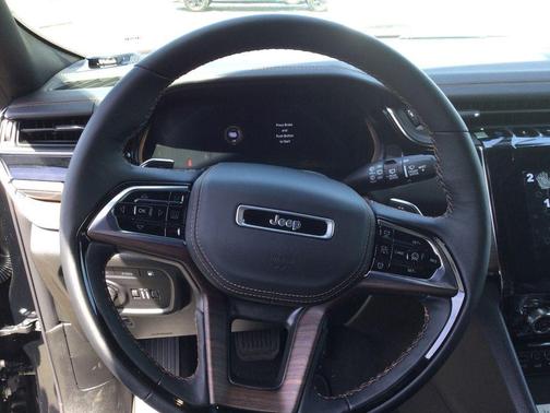 Diamond Black Crystal Pearlcoat 2023 Jeep Grand Cherokee 4xe Summit